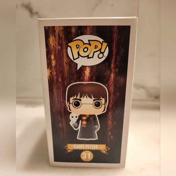 Hot Topic Exclusive Harry Potter With Hedgwig Collectible Funko Pop Figure - Picture 4 of 5